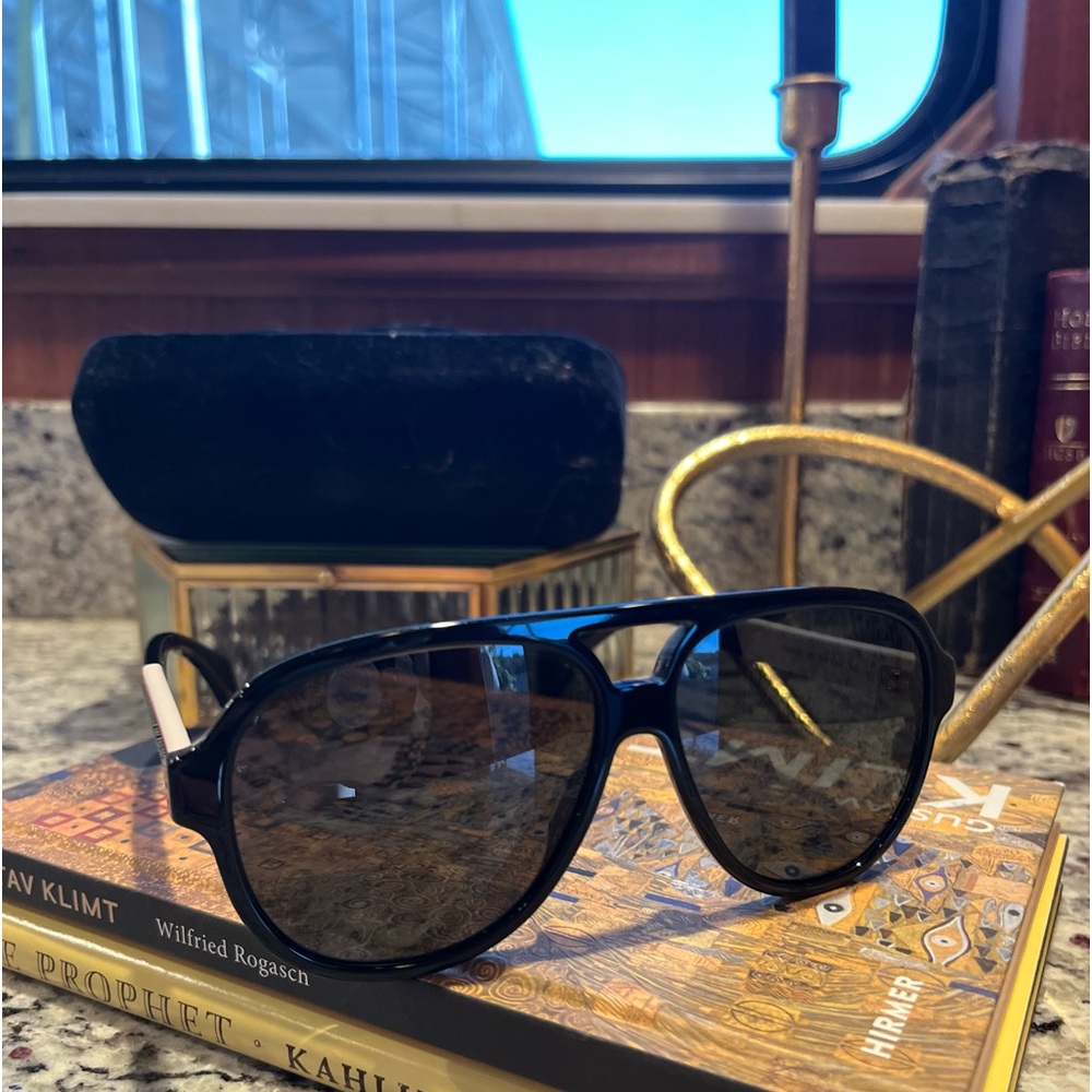 Men’s or Women’s Gucci Aviator Used Without Tags